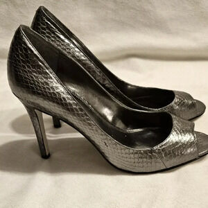 Enzo Angolini Silver Snake Embossed Peep Toe Pumps Heels Size 7 Beautiful